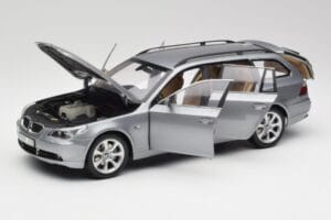 BMW 545i E61 Touring Hellgrau Kyosho 1:18 80430308414 Metall — Bild 2 von 8