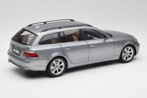 BMW 545i E61 Touring Hellgrau Kyosho 1:18 80430308414 Metall — Bild 3 von 8