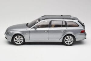 BMW 545i E61 Touring Hellgrau Kyosho 1:18 80430308414 Metall — Bild 4 von 8