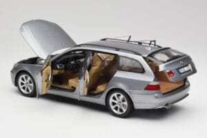 BMW 545i E61 Touring Hellgrau Kyosho 1:18 80430308414 Metall — Bild 5 von 8