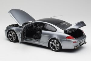 BMW M6 E63 Silver Grau Kyosho 1:18 08703GR Metall — Bild 5 von 8