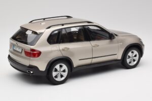 BMW X5 E70 4.8i Platinum Bronze Metallic Kyosho 1:18 80430413413 Metall — Bild 3 von 8