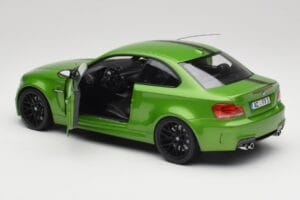 BMW 1er E82 Coupe Taiga Green Metallic Minichamps 1:18 110020024 Metall — Bild 5 von 8