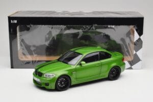 BMW 1er E82 Coupe Taiga Green Metallic Minichamps 1:18 110020024 Metall — Bild 8 von 8