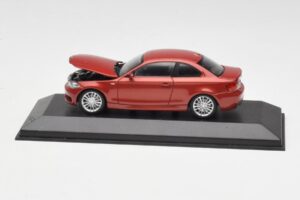 BMW 1M E82 Orange Minichamps 1:43 413020023 Metall — Bild 4 von 5