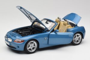 BMW Z4 E85 Maldives Blue Bburago 1:18 34046BLUE Metall — Bild 2 von 8