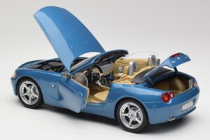 BMW Z4 E85 Maldives Blue Bburago 1:18 34046BLUE Metall — Bild 5 von 8