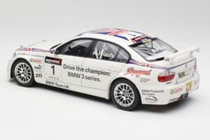 BMW E90 320si #1 A. Priaulx WTCC Champion 2006 Kyosho 1:18 80430429067 Metall — Bild 7 von 8