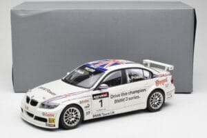 BMW E90 320si #1 A. Priaulx WTCC Champion 2006 Kyosho 1:18 80430429067 Metall — Bild 8 von 8