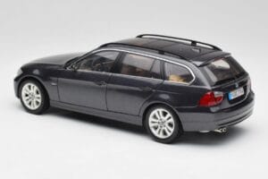 BMW 330i E91 Touring Dunkelgrau Kyosho 1:18 80430394360 Metall — Bild 7 von 8