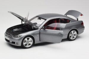 BMW 330i E92 Coupe Grau Metallic Kyosho 1:18 80430407220 Metall — Bild 2 von 8