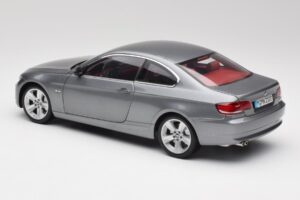 BMW 330i E92 Coupe Grau Metallic Kyosho 1:18 80430407220 Metall — Bild 7 von 8