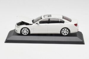 BMW 750Li F02 Weiß Minichamps 1:43 80420445201 Metall — Bild 4 von 5