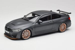 BMW M4 F82 GTS Frozen Grau Minichamps 1:18 80432411555 Metall