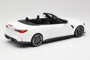 BMW M4 G82 Cabriolet Alpine White Minichamps 1:18 155021031 Metall — Bild 2 von 6