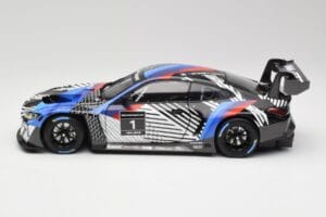 BMW M4 GT3 G82 #1 Test Version 2021 Minichamps 1:18 113222003 Metall — Bild 4 von 8