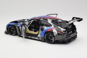 BMW M4 GT3 G82 #1 Test Version 2021 Minichamps 1:18 113222003 Metall — Bild 5 von 8