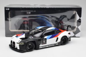 BMW M4 GT3 Presentation Car 2021 Minichamps 1:18 155212000 Metall — Bild 6 von 6