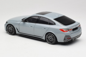 BMW i4 G26 Grey Metallic Minichamps 1:18 110023010 Metall — Bild 7 von 8