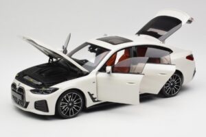 BMW i4 M50 G26 Alpine White Minichamps 1:18 110023011 Metall — Bild 2 von 8