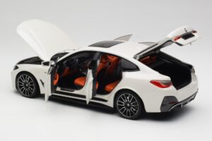 BMW i4 M50 G26 Alpine White Minichamps 1:18 110023011 Metall — Bild 5 von 8