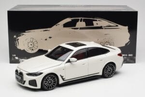 BMW i4 M50 G26 Alpine White Minichamps 1:18 110023011 Metall — Bild 8 von 8