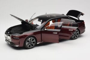 BMW i7 G70 Black & Red Metallic Minichamps 1:18 110023201 Metall — Bild 2 von 8