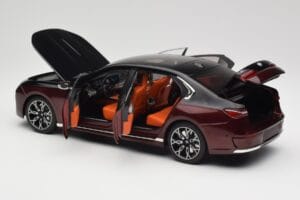 BMW i7 G70 Black & Red Metallic Minichamps 1:18 110023201 Metall — Bild 5 von 8