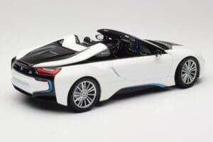 BMW i8 Roadster I15 Weiß Metallic Minichamps 1:18 155027031 Metall — Bild 2 von 6