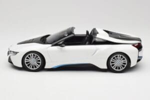 BMW i8 Roadster I15 Weiß Metallic Minichamps 1:18 155027031 Metall — Bild 3 von 6