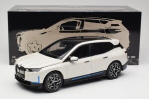 BMW iX Alpine White Minichamps 1:18 110023102 Metall — Bild 8 von 8