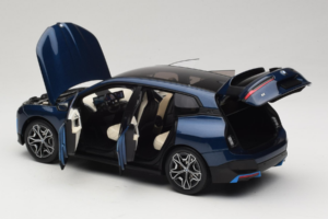 BMW iX Blue Metallic Minichamps 1:18 110023100 Metall — Bild 5 von 8