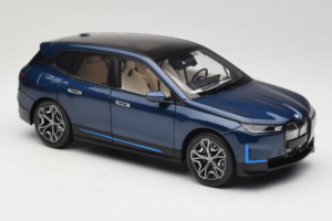 BMW iX Blue Metallic Minichamps 1:18 110023100 Metall — Bild 6 von 8