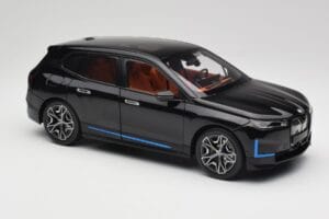 BMW iX Sapphire Black Minichamps 1:18 110023101 Metall — Bild 6 von 8