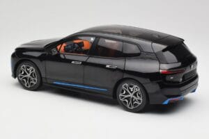 BMW iX Sapphire Black Minichamps 1:18 110023101 Metall — Bild 7 von 8