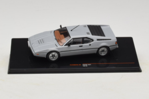 BMW M1 Grau IXO 1:43 CLC602N Metall