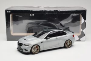 BMW M2 CS F87 Silber mit goldenen Felgen Minichamps 1:18 155021028 Metall — Bild 6 von 6