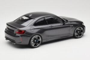 BMW M2 F87 Grey Metallic Minichamps 1:18 155026102 Metall — Bild 2 von 6