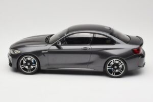 BMW M2 F87 Grey Metallic Minichamps 1:18 155026102 Metall — Bild 3 von 6