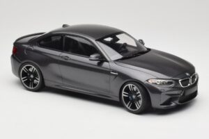 BMW M2 F87 Grey Metallic Minichamps 1:18 155026102 Metall — Bild 4 von 6