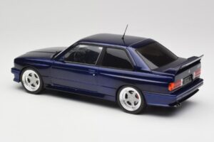 BMW M3 E30 Macau Blue IXO 1:18 18CMC122 Metall — Bild 5 von 6