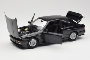 BMW M3 E30 Black Metallic Minichamps 1:18 180020306 Metall — Bild 2 von 8