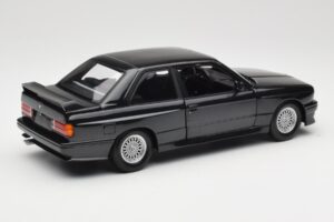 BMW M3 E30 Black Metallic Minichamps 1:18 180020306 Metall — Bild 3 von 8