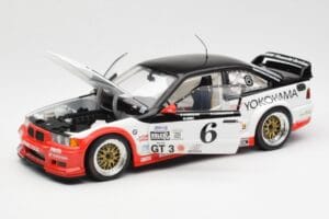 BMW M3 E36 GTR #0 B. Auberlen / M. Simo / P. Cunningham Daytona 24 Hours 1998 UT Models 1:18 39816 Metall — Bild 2 von 8