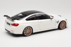 BMW M4 F82 GTS Alpine White Minichamps 1:18 110025221 Metall — Bild 3 von 8