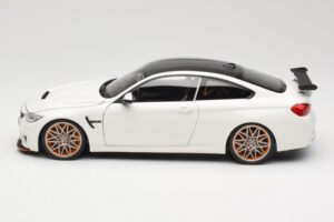 BMW M4 F82 GTS Alpine White Minichamps 1:18 110025221 Metall — Bild 4 von 8