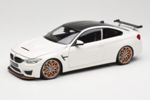 BMW M4 F82 GTS Alpine White Minichamps 1:18 110025221 Metall