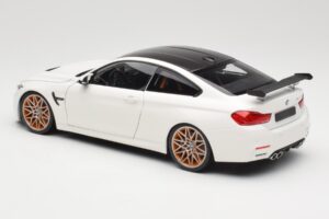 BMW M4 F82 GTS Alpine White Minichamps 1:18 110025221 Metall — Bild 7 von 8