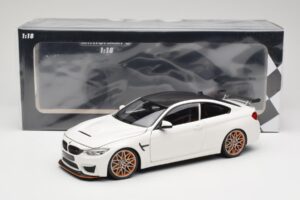 BMW M4 F82 GTS Alpine White Minichamps 1:18 110025221 Metall — Bild 8 von 8