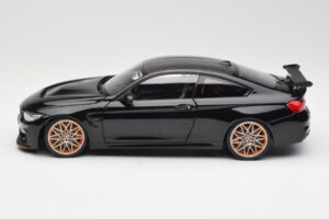 BMW M4 F82 GTS Sapphire Black Metallic Minichamps 1:18 110025220 Metall — Bild 4 von 8